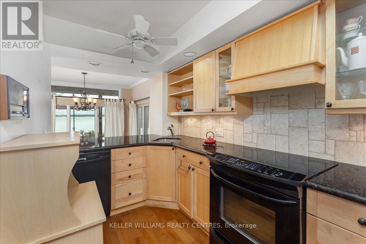 Photo 16 of 17 Davy Point Circle, Georgina ON