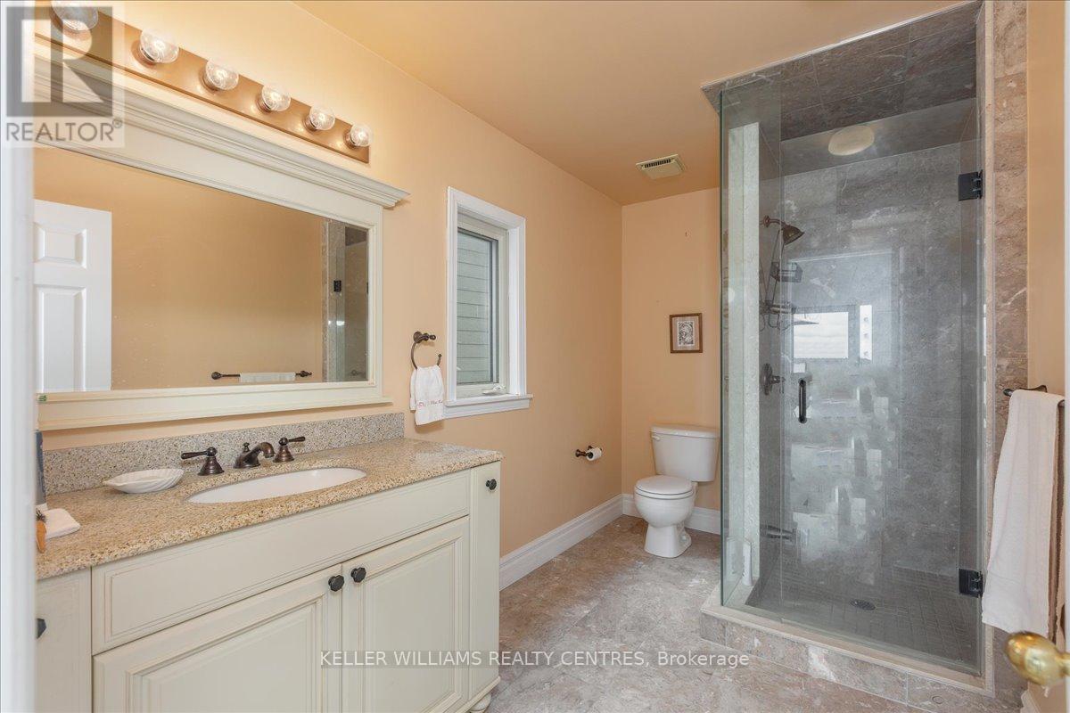 Photo 20 of 17 Davy Point Circle, Georgina ON
