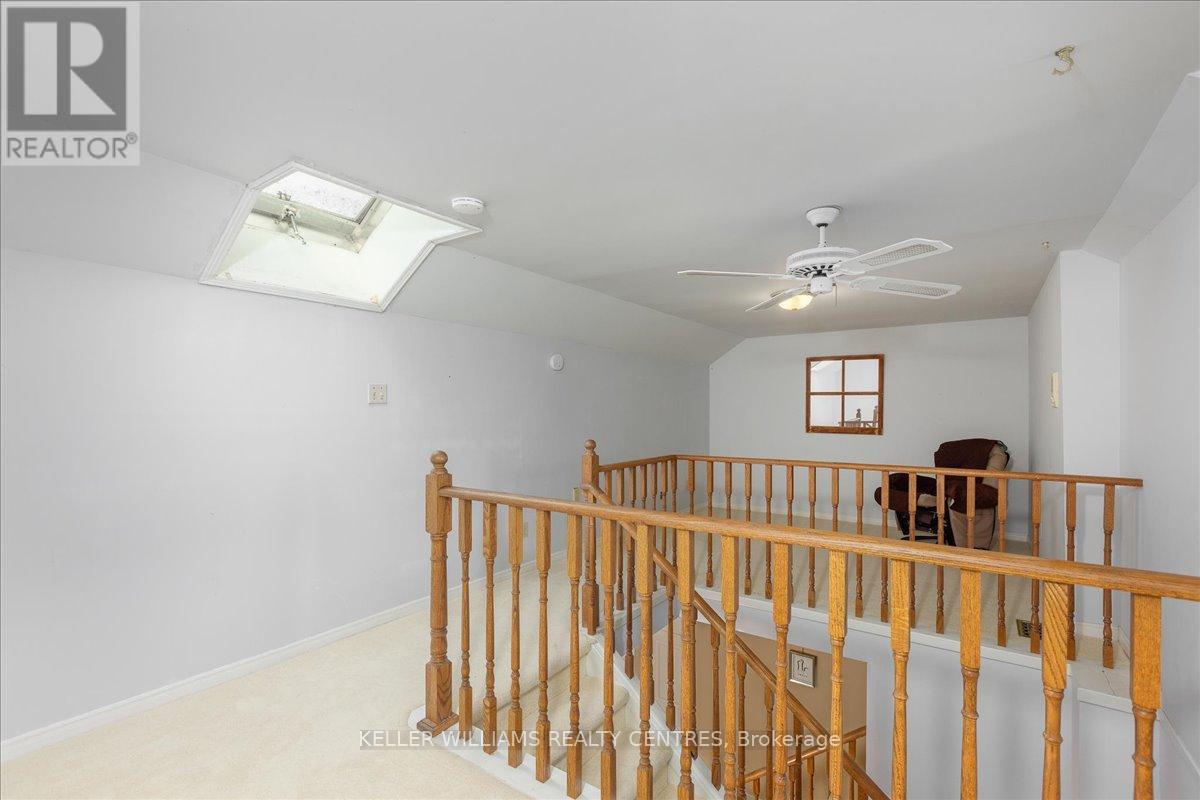 Photo 24 of 17 Davy Point Circle, Georgina ON