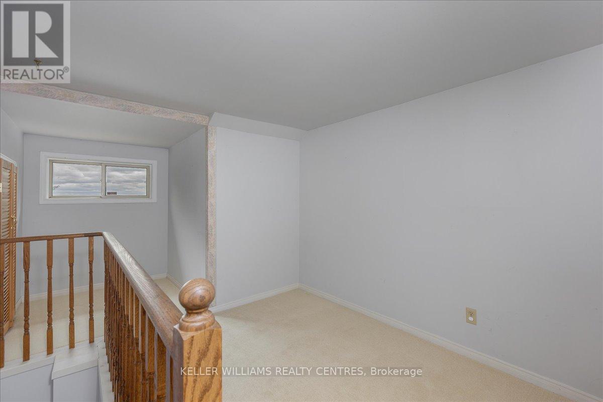 Photo 27 of 17 Davy Point Circle, Georgina ON