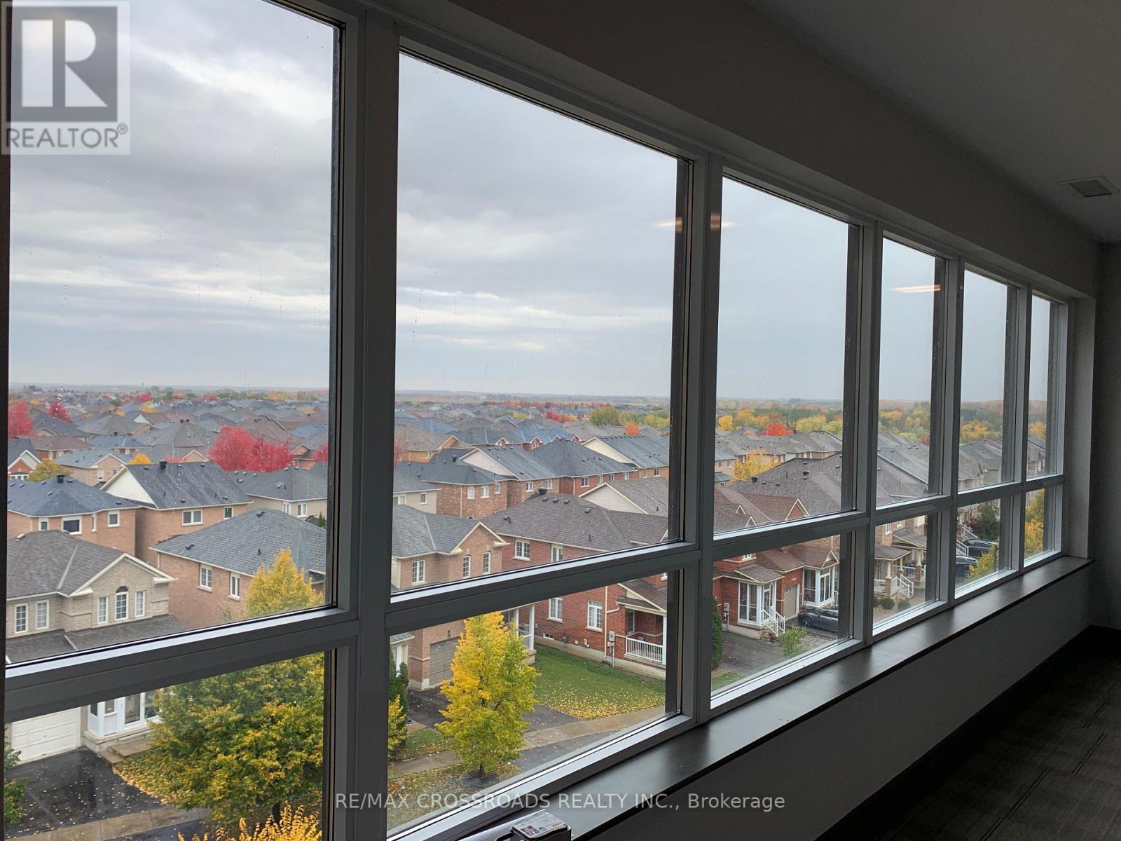 Photo 4 of 636 540 Bur Oak Avenue, Markham ON
