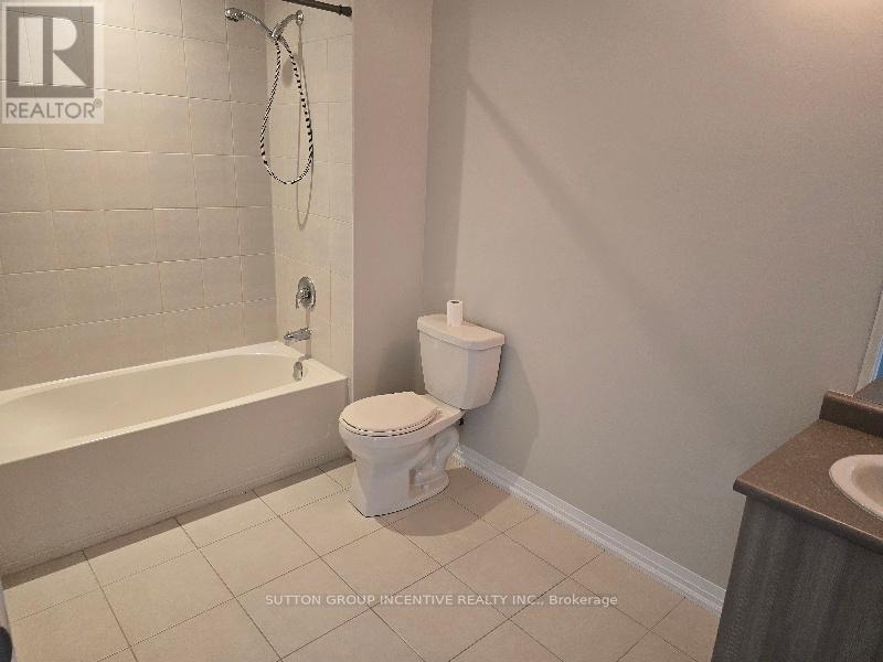 Photo 12 of 607 299 Cundles Street, Barrie ON
