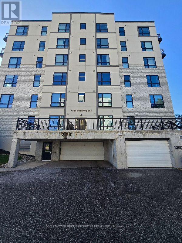 Photo 10 of 607 299 Cundles Street, Barrie ON