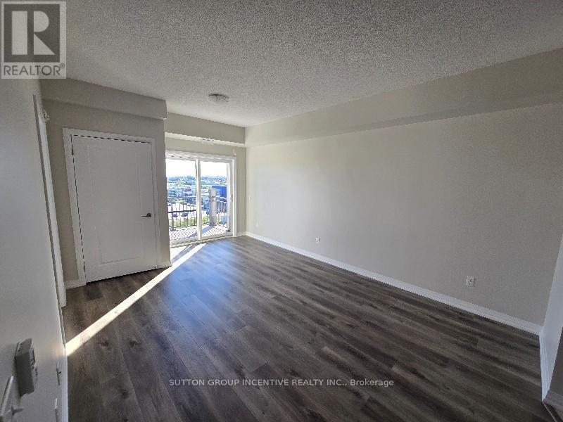 Photo 4 of 607 299 Cundles Street, Barrie ON