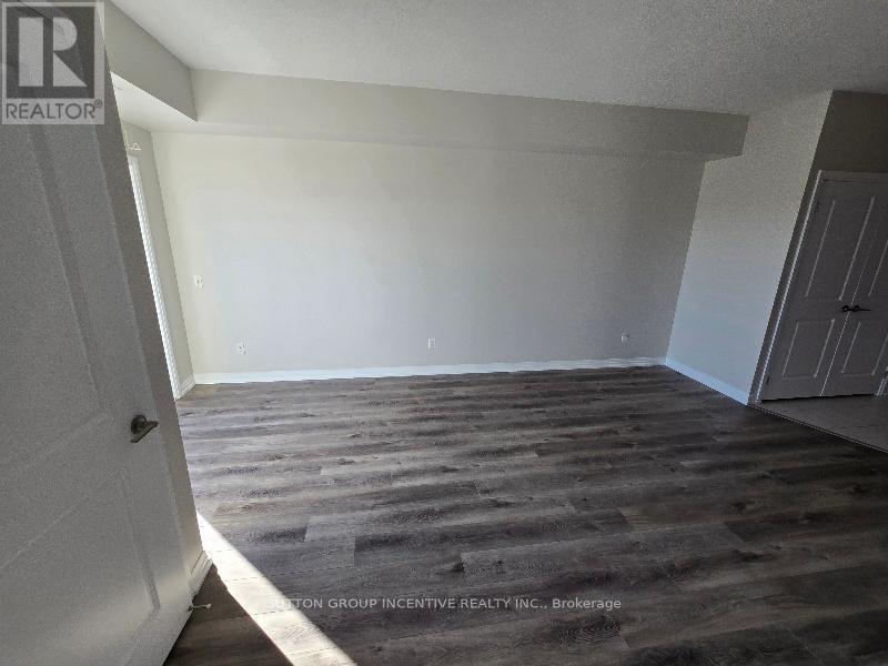 Photo 15 of 607 299 Cundles Street, Barrie ON