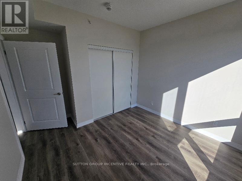 Photo 5 of 607 299 Cundles Street, Barrie ON