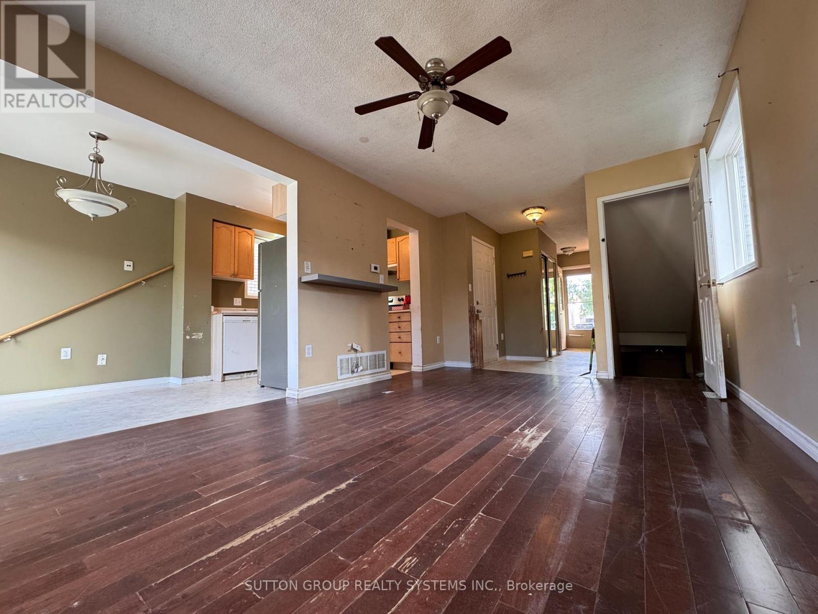 Photo 13 of 53 Hersey Crescent, Barrie ON