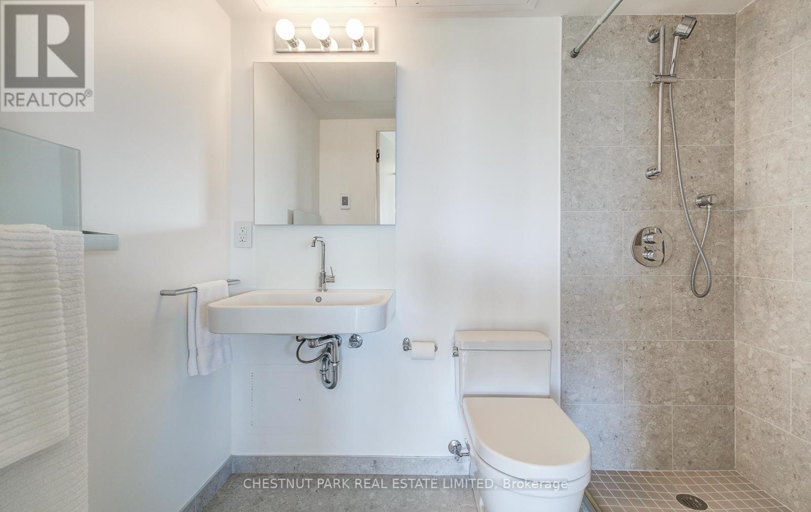 Photo 26 of 704 05 10 Avoca Avenue, Toronto ON