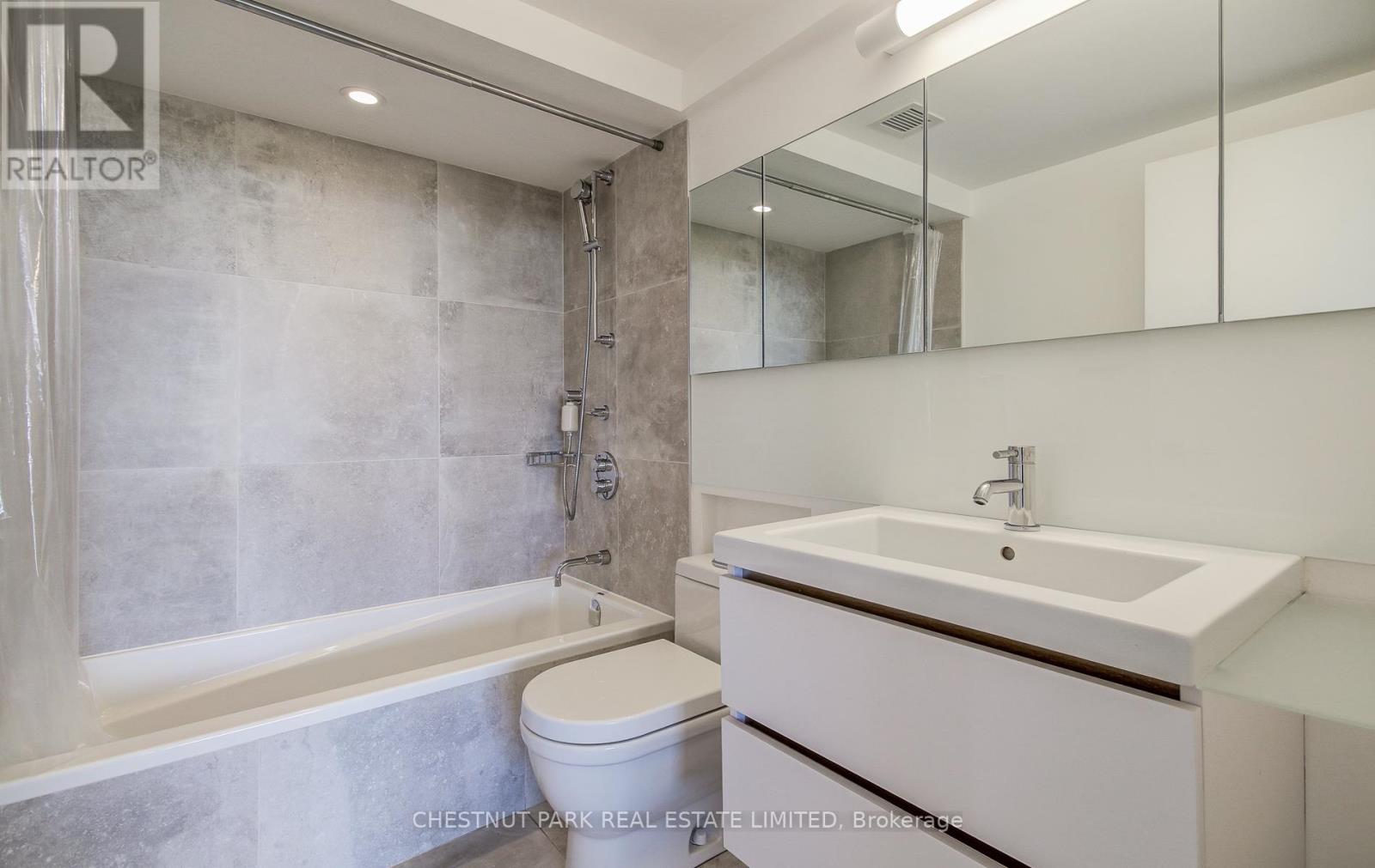 Photo 17 of 704 05 10 Avoca Avenue, Toronto ON