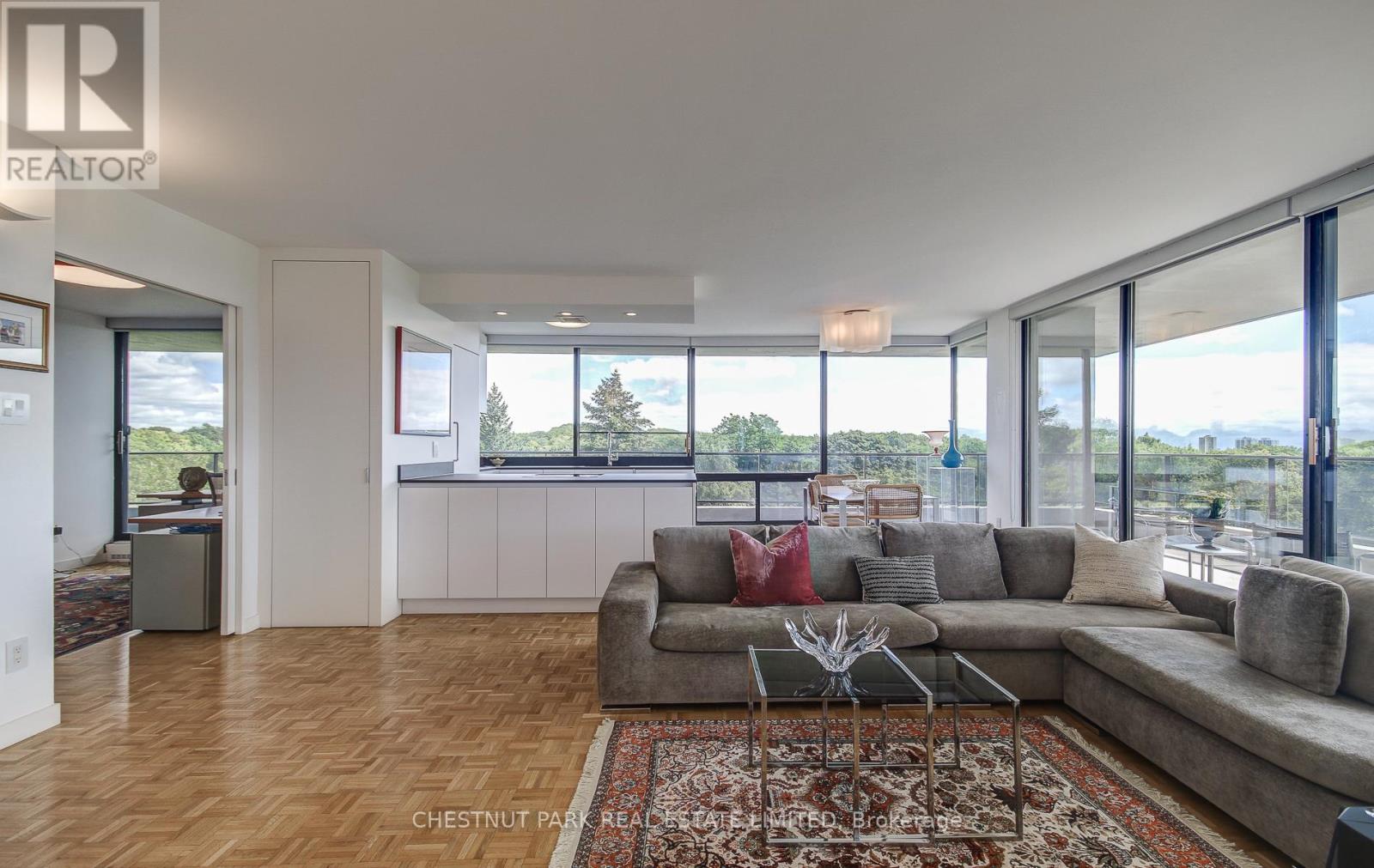 Photo 11 of 704 05 10 Avoca Avenue, Toronto ON