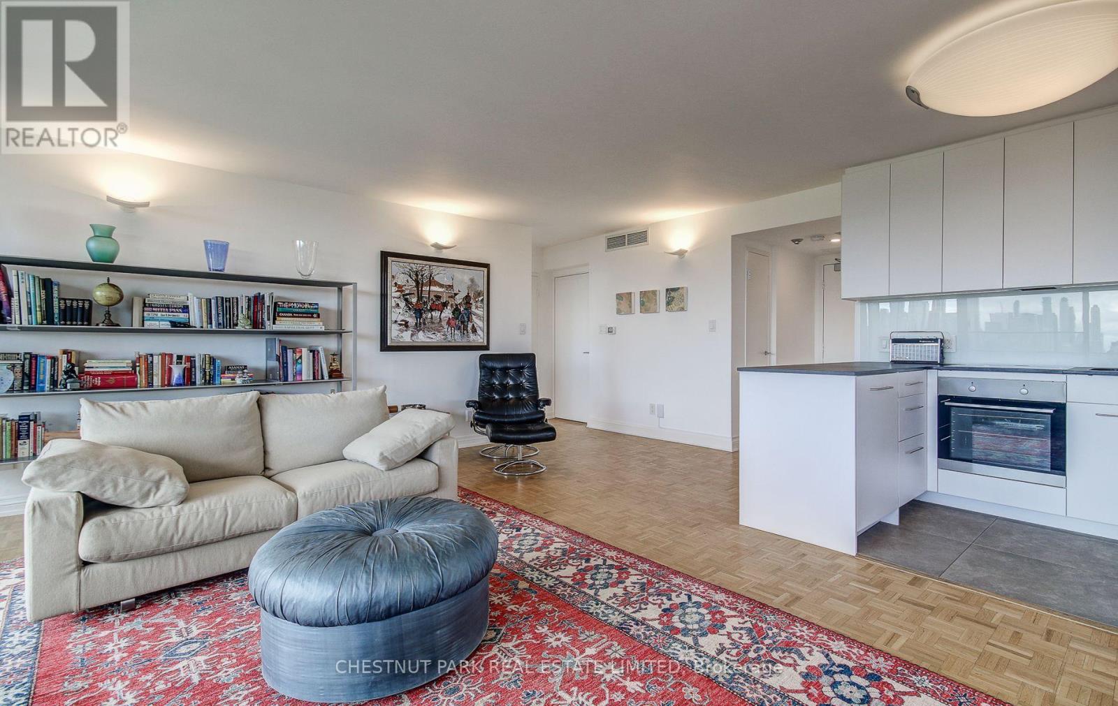 Photo 24 of 704 05 10 Avoca Avenue, Toronto ON