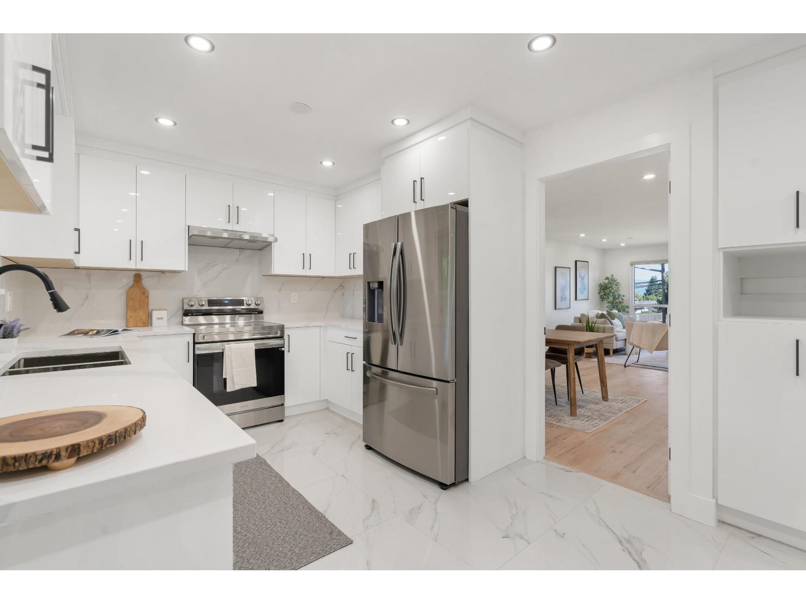 Photo 11 of 32810 Highland Avenue, Abbotsford BC