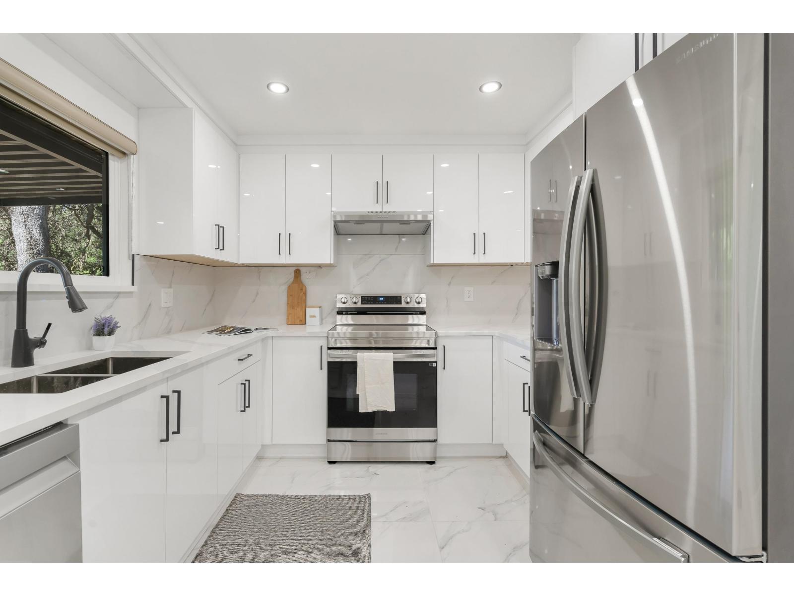 Photo 12 of 32810 Highland Avenue, Abbotsford BC