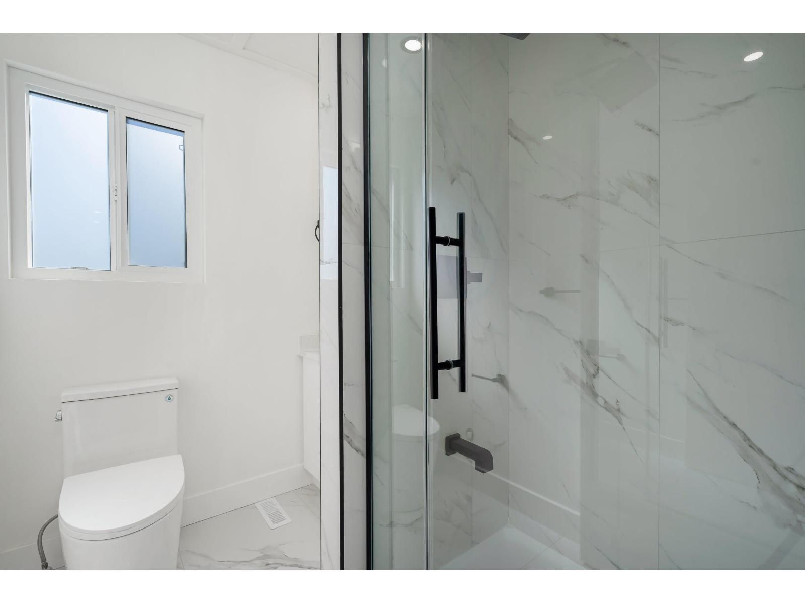 Photo 22 of 32810 Highland Avenue, Abbotsford BC