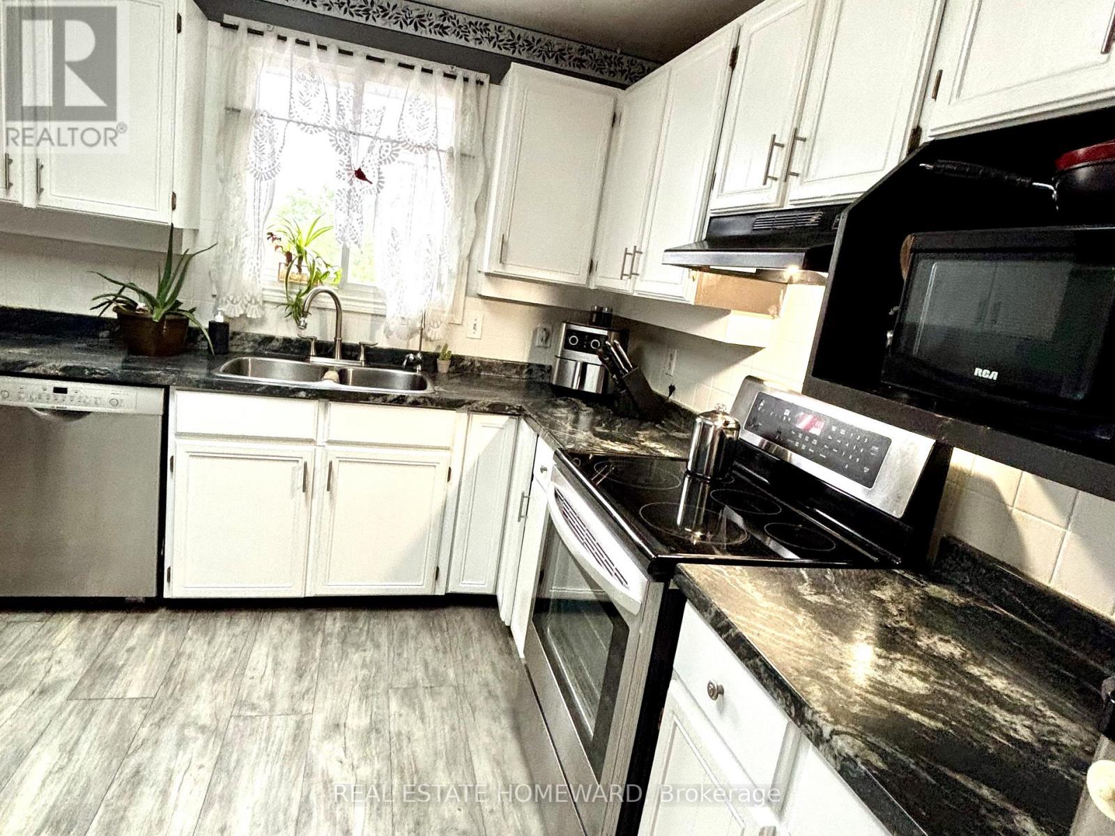 Photo 12 of 35 Bleeker Avenue, Quinte West ON