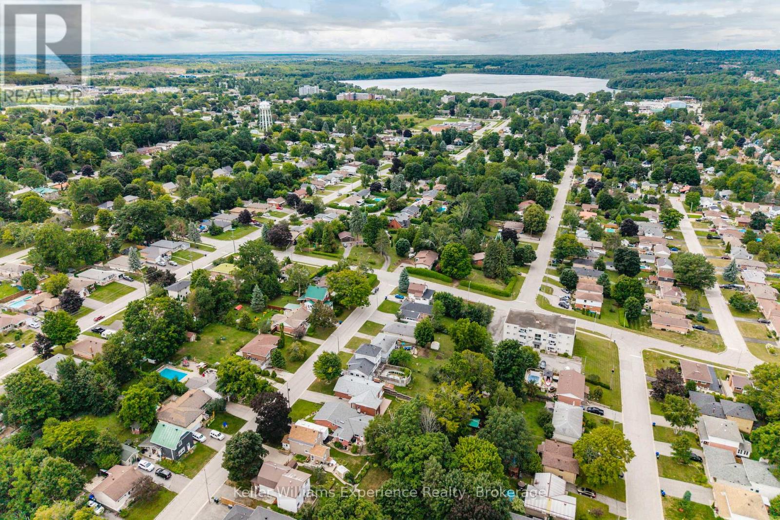 Photo 12 of 262 Ruby Street, Midland ON