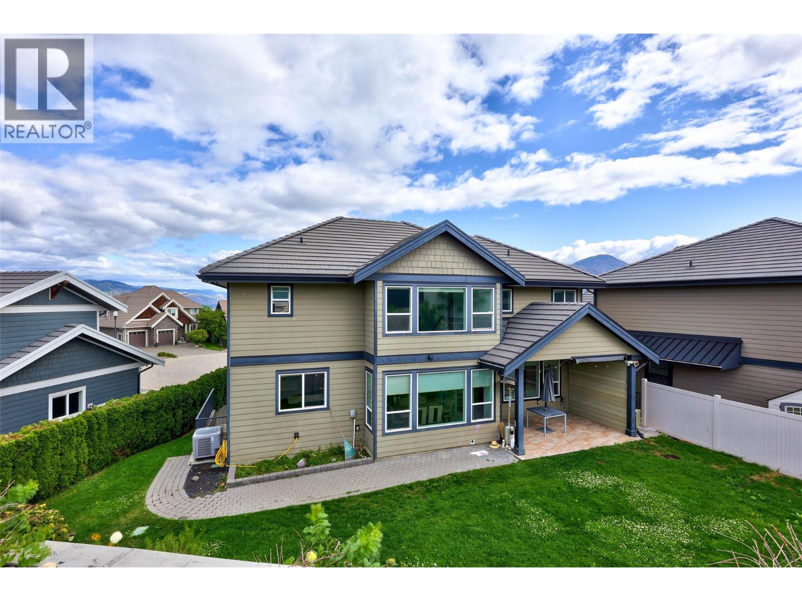 Photo 2 of 825 Fernie Court, Kamloops BC