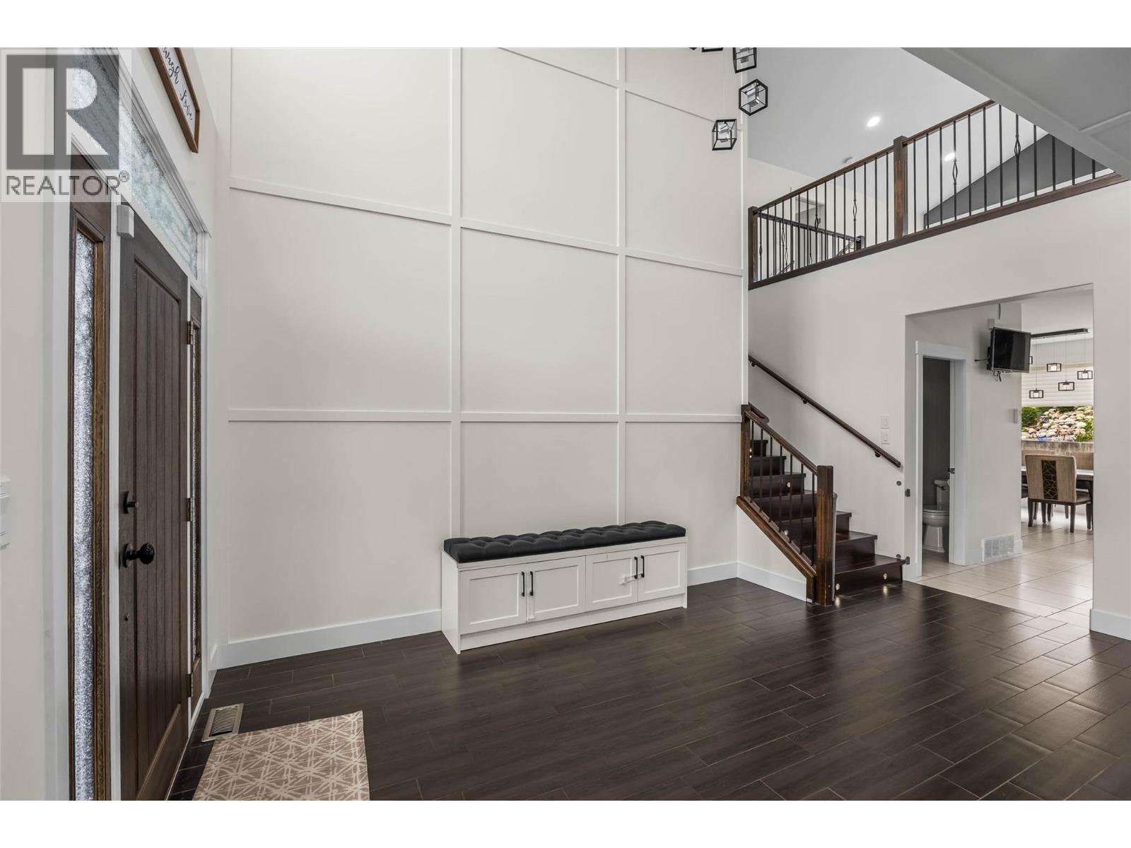 Photo 4 of 825 Fernie Court, Kamloops BC