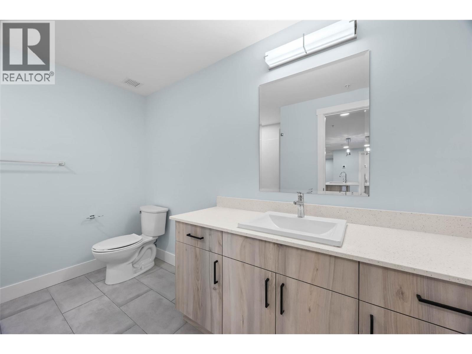 Photo 8 of 207 215 Royal Avenue, Kamloops BC