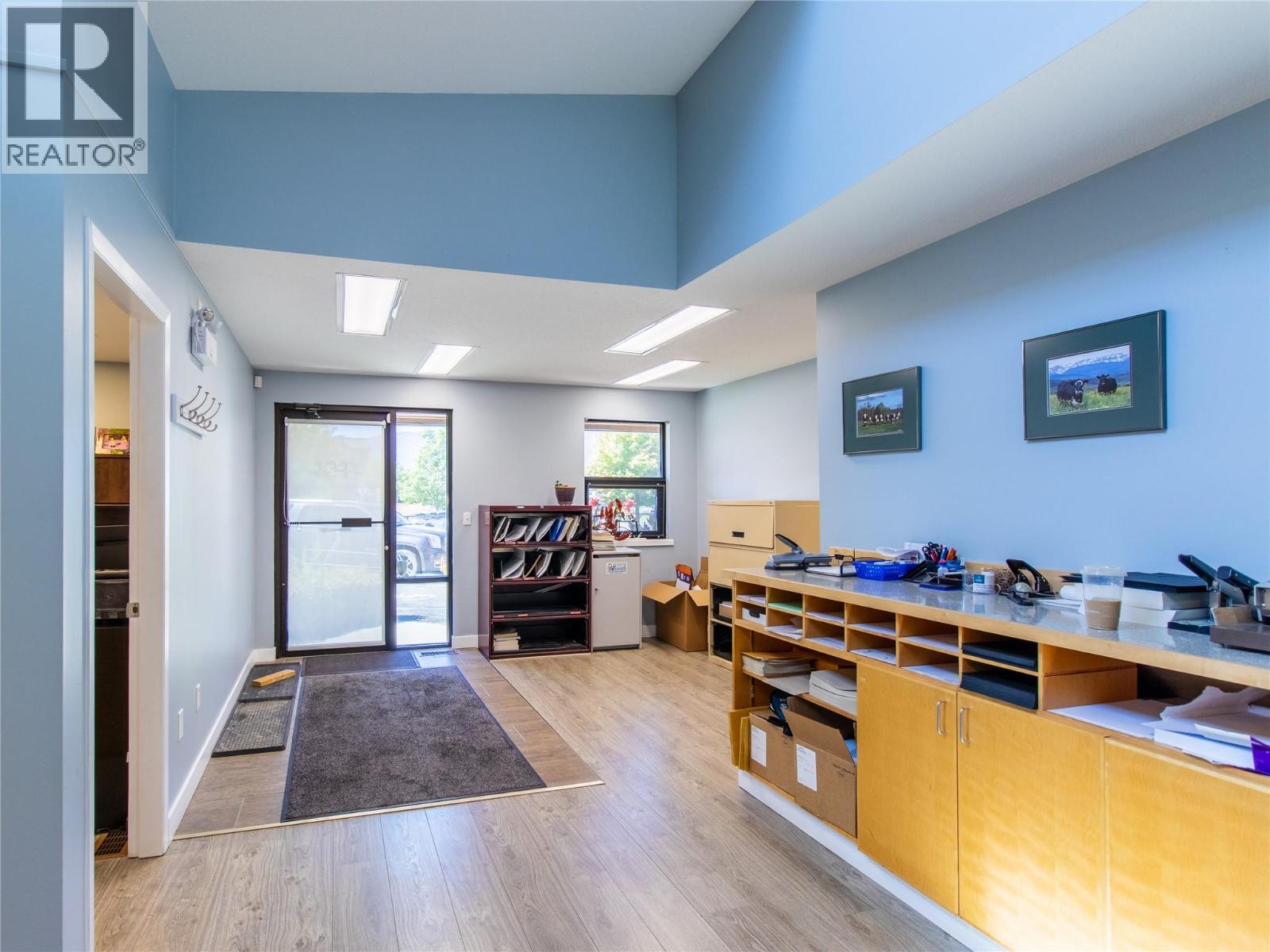  751 Marine Park Drive Northeast, Salmon Arm