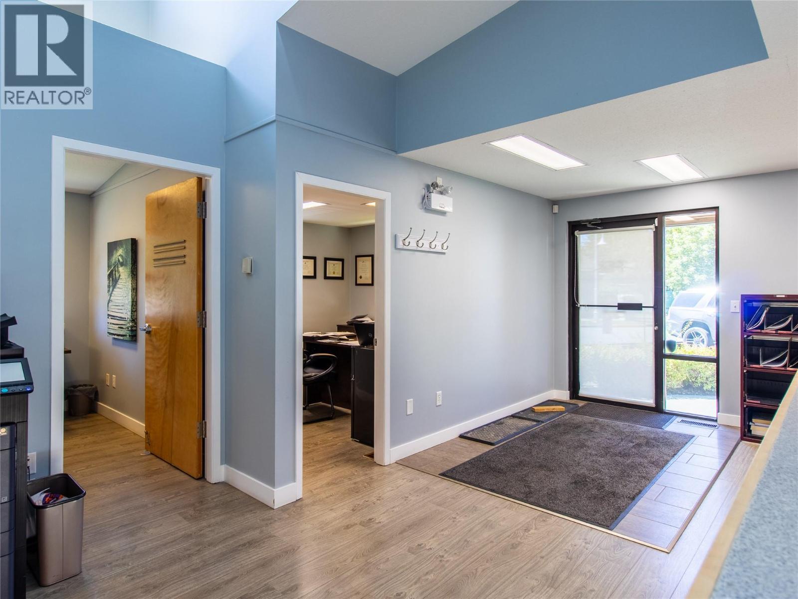  751 Marine Park Drive Northeast, Salmon Arm