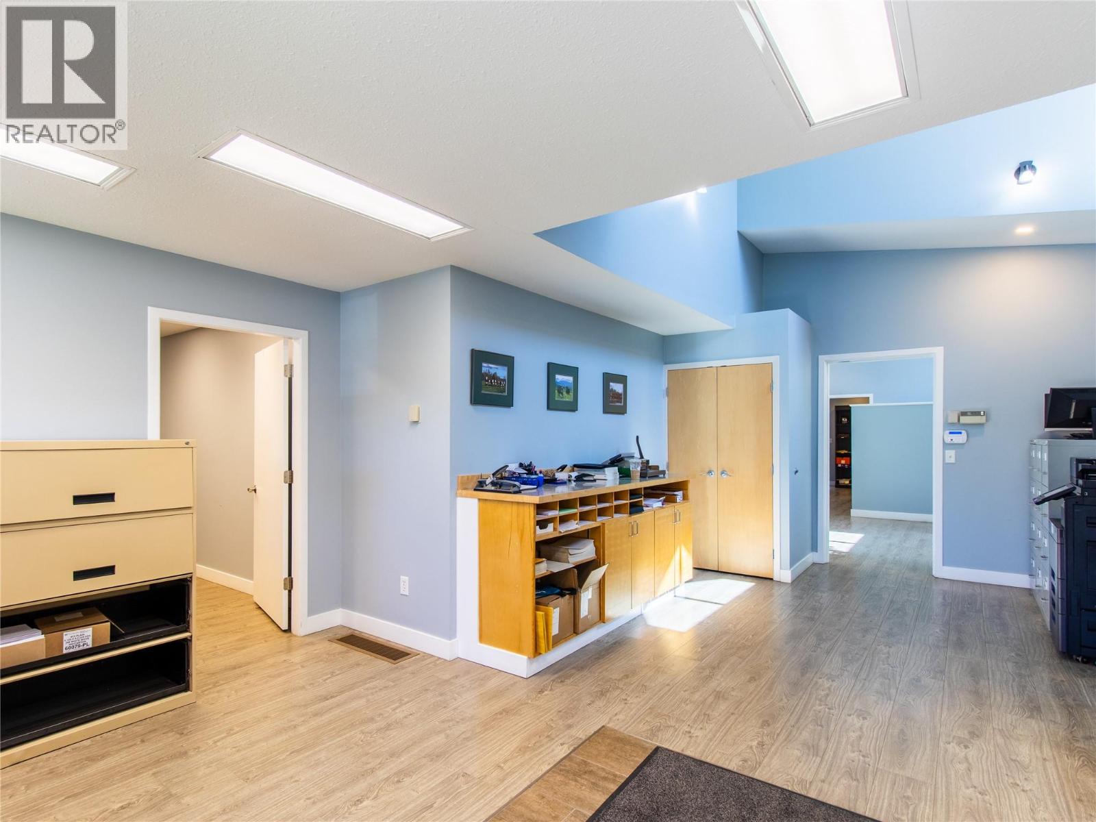  751 Marine Park Drive Northeast, Salmon Arm