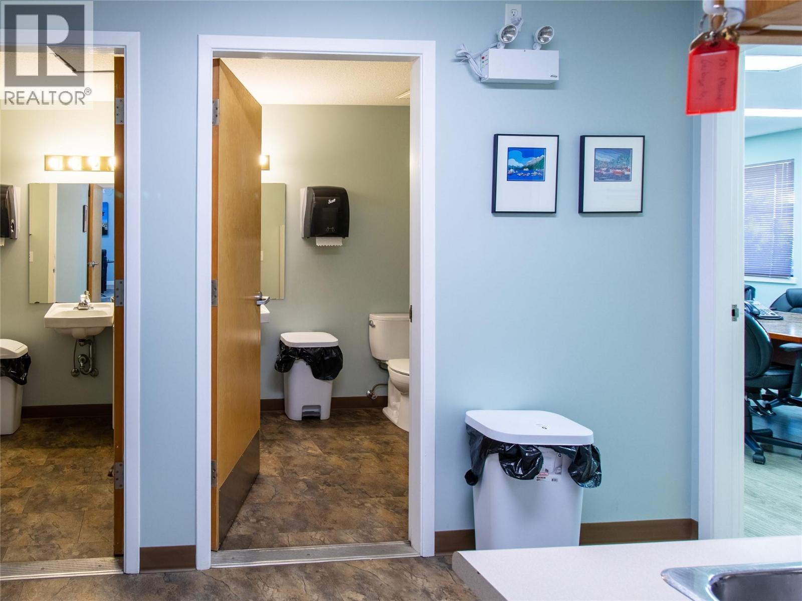  751 Marine Park Drive Northeast, Salmon Arm