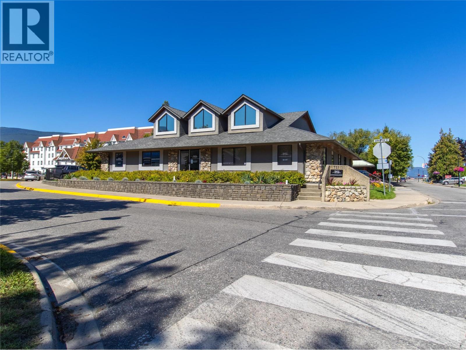  751 Marine Park Drive Northeast, Salmon Arm