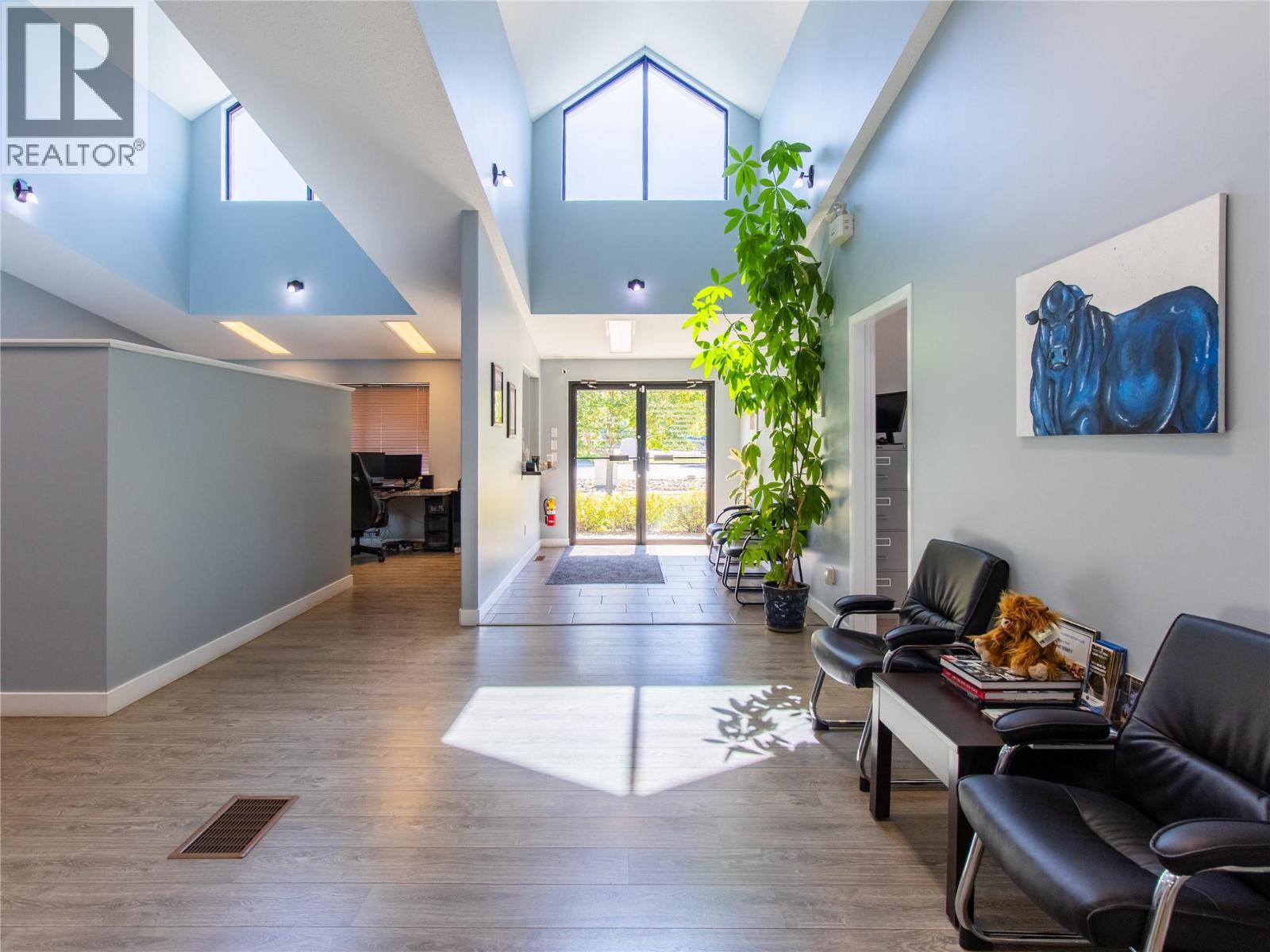  751 Marine Park Drive Northeast, Salmon Arm