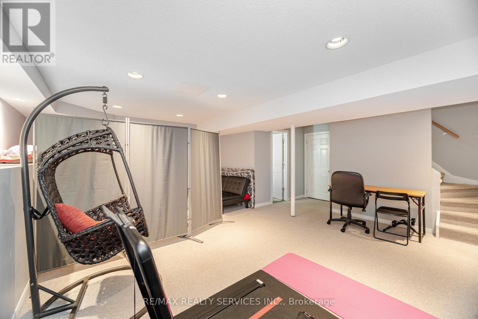 Photo 32 of 27 Rain Lily Lane, Brampton ON