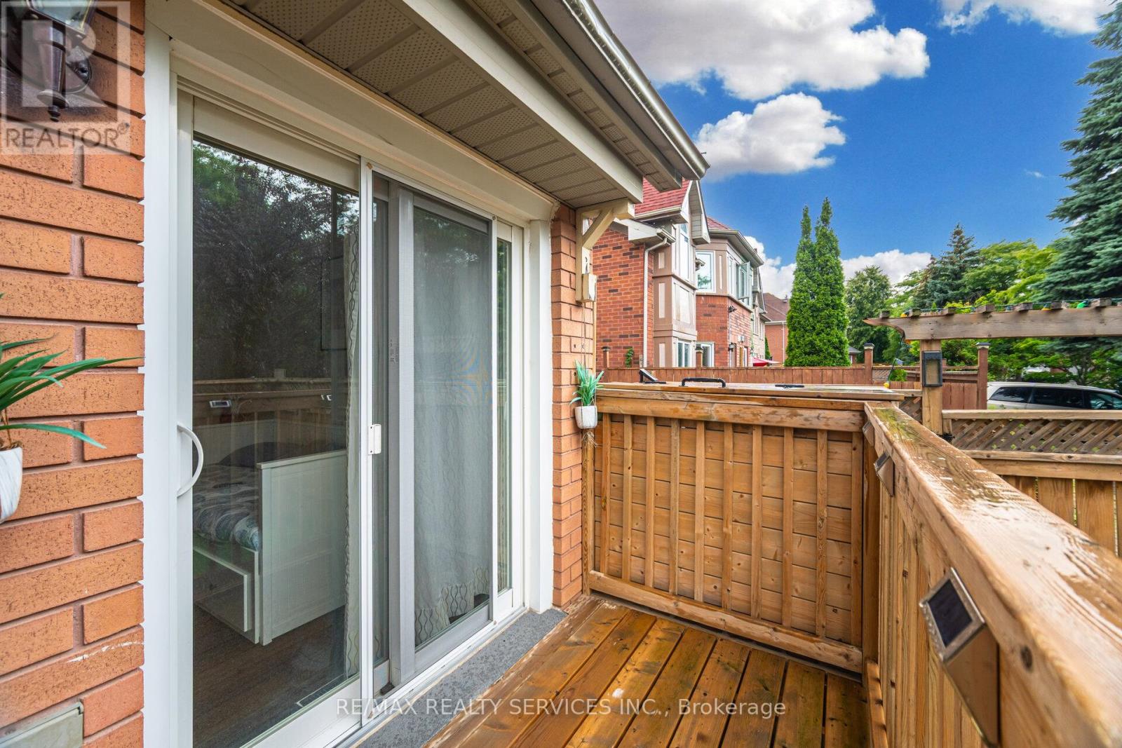 Photo 36 of 27 Rain Lily Lane, Brampton ON
