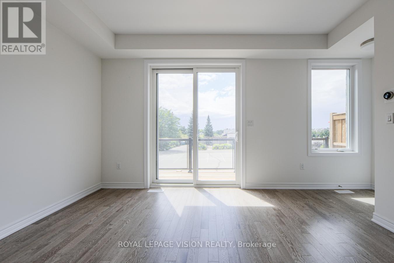 Photo 23 of 10 Folcroft Street, Brampton ON