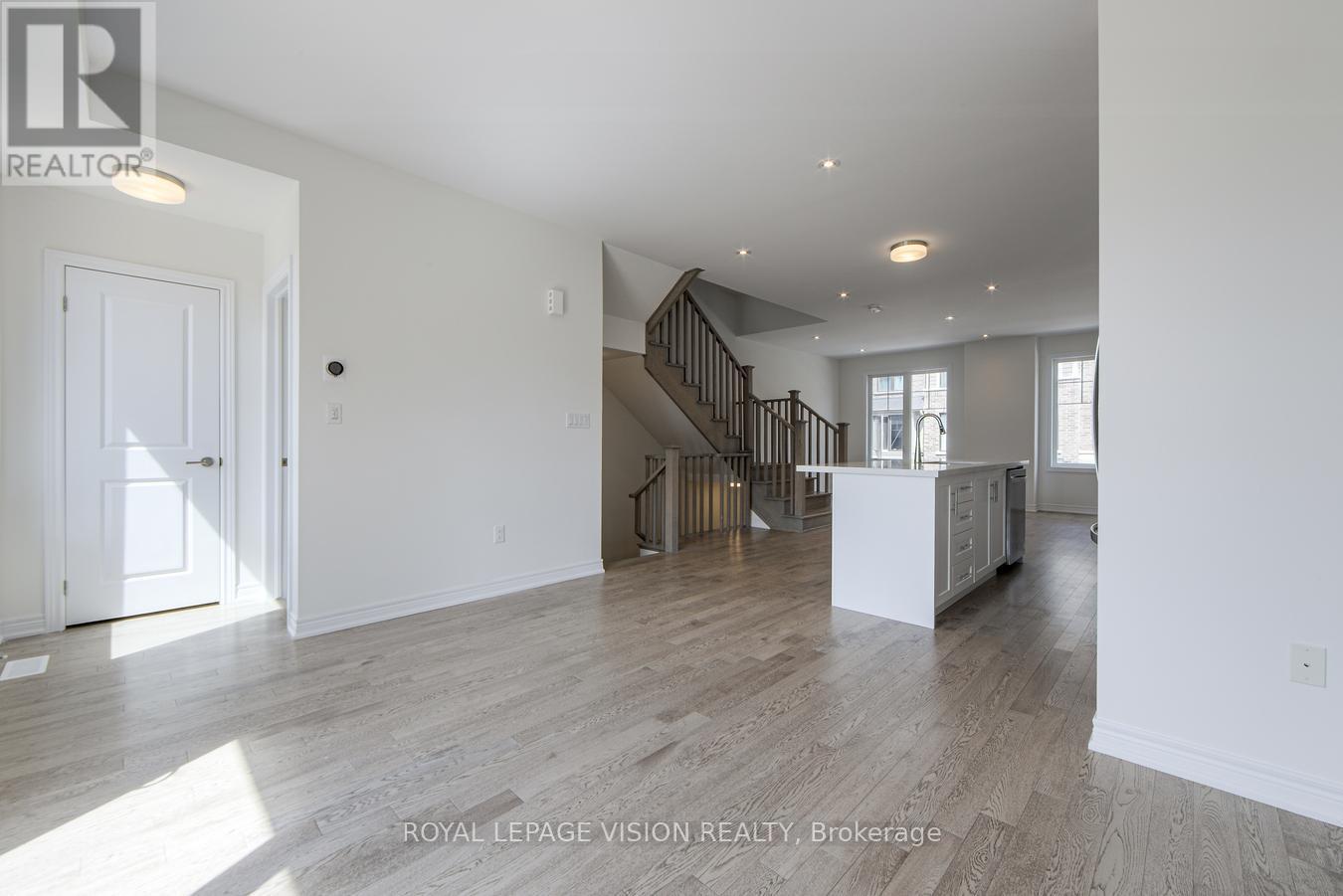 Photo 40 of 10 Folcroft Street, Brampton ON