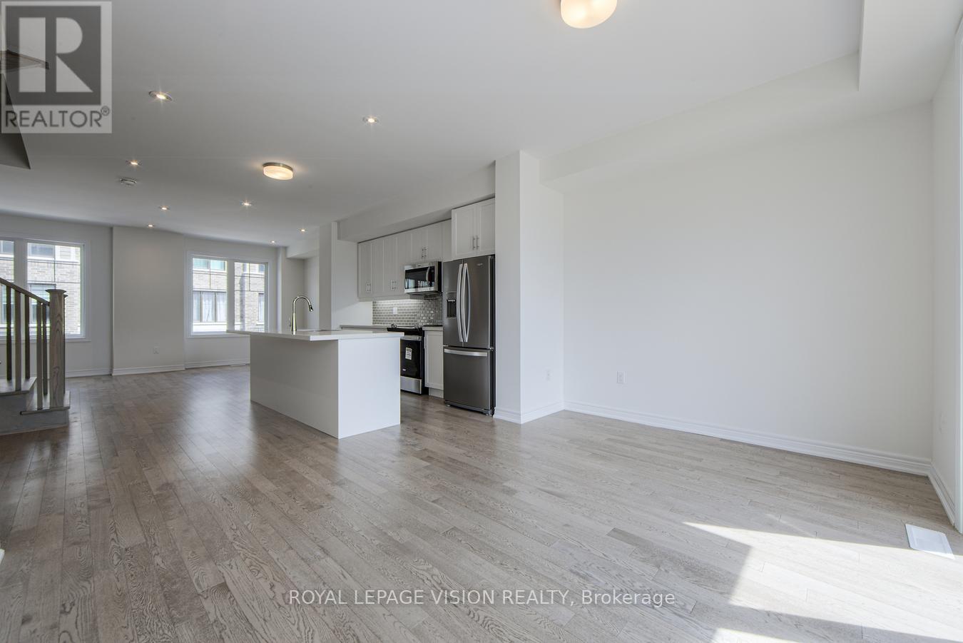 Photo 32 of 10 Folcroft Street, Brampton ON