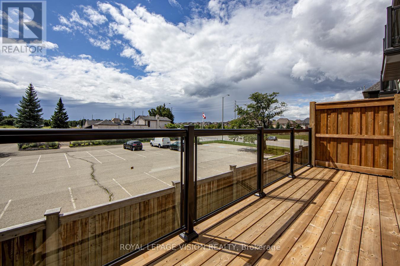 Photo 41 of 10 Folcroft Street, Brampton ON