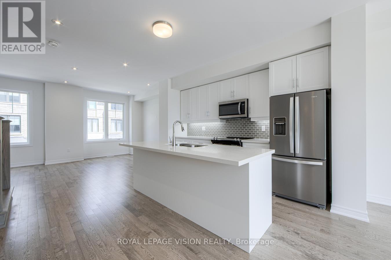 Photo 11 of 10 Folcroft Street, Brampton ON