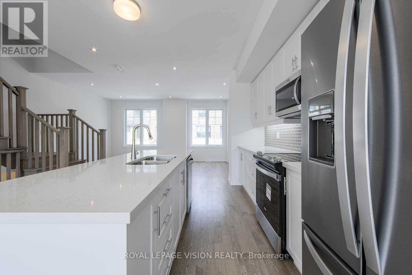 Photo 43 of 10 Folcroft Street, Brampton ON
