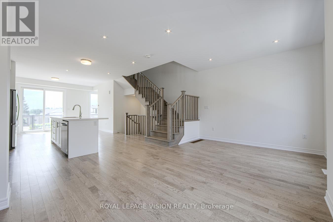 Photo 15 of 10 Folcroft Street, Brampton ON