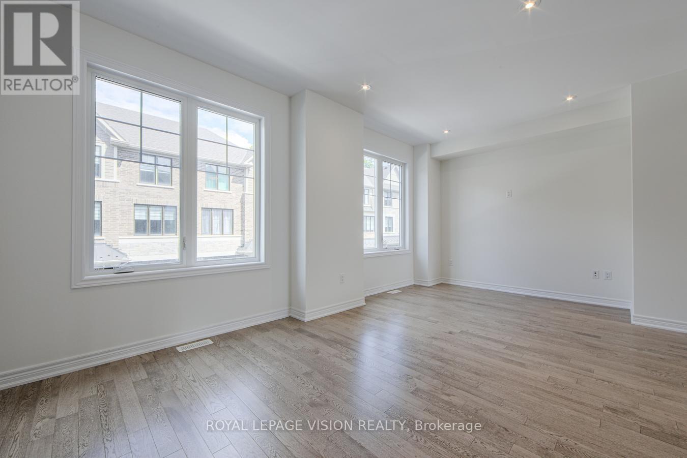 Photo 20 of 10 Folcroft Street, Brampton ON