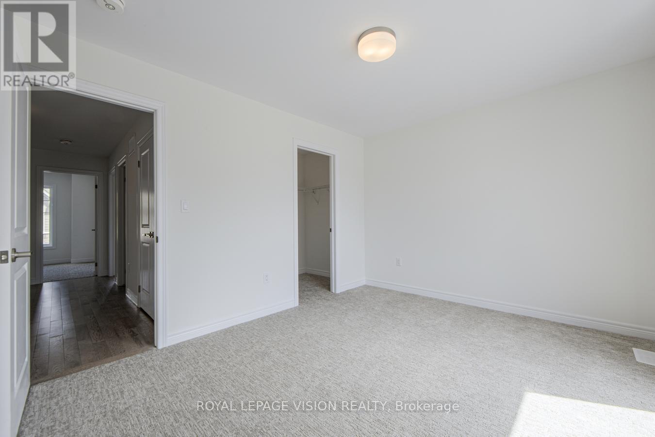 Photo 4 of 10 Folcroft Street, Brampton ON