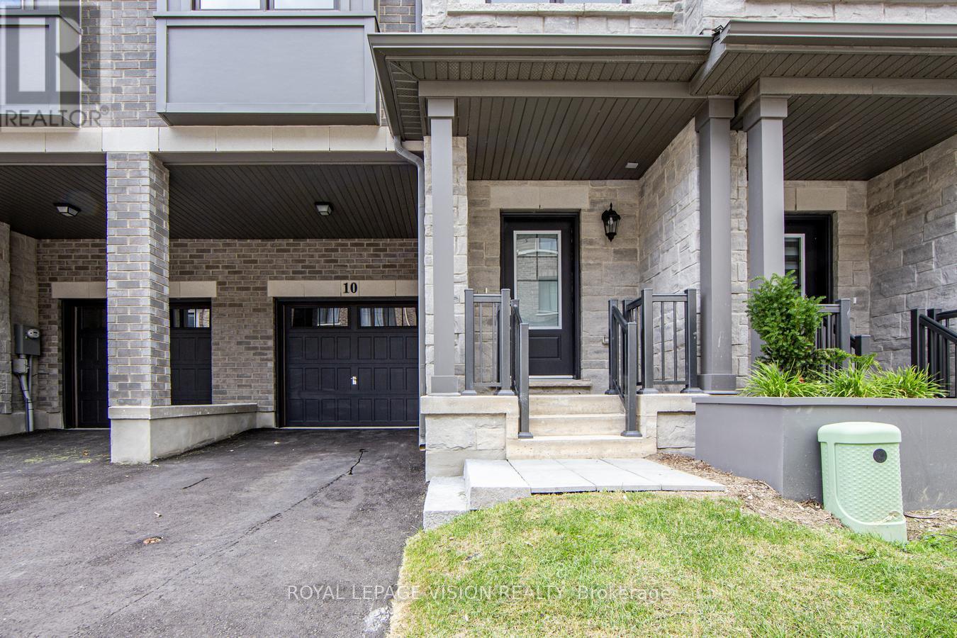 Photo 35 of 10 Folcroft Street, Brampton ON
