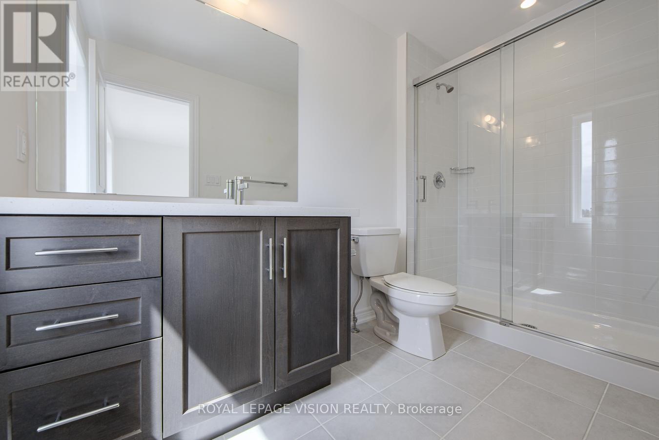 Photo 24 of 10 Folcroft Street, Brampton ON