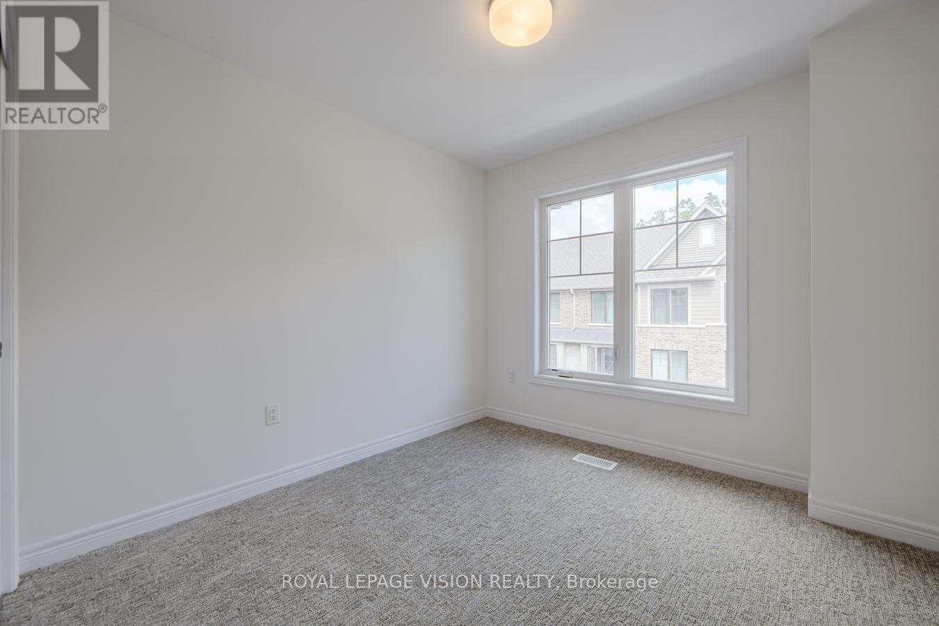 Photo 18 of 10 Folcroft Street, Brampton ON