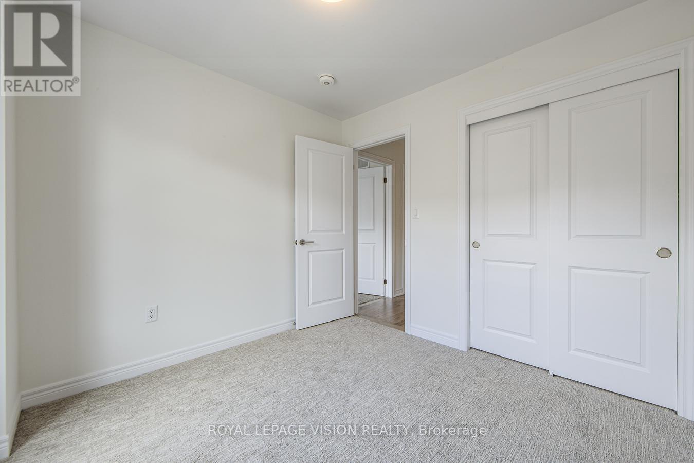 Photo 28 of 10 Folcroft Street, Brampton ON