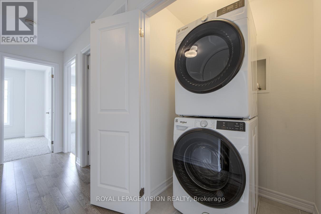 Photo 27 of 10 Folcroft Street, Brampton ON