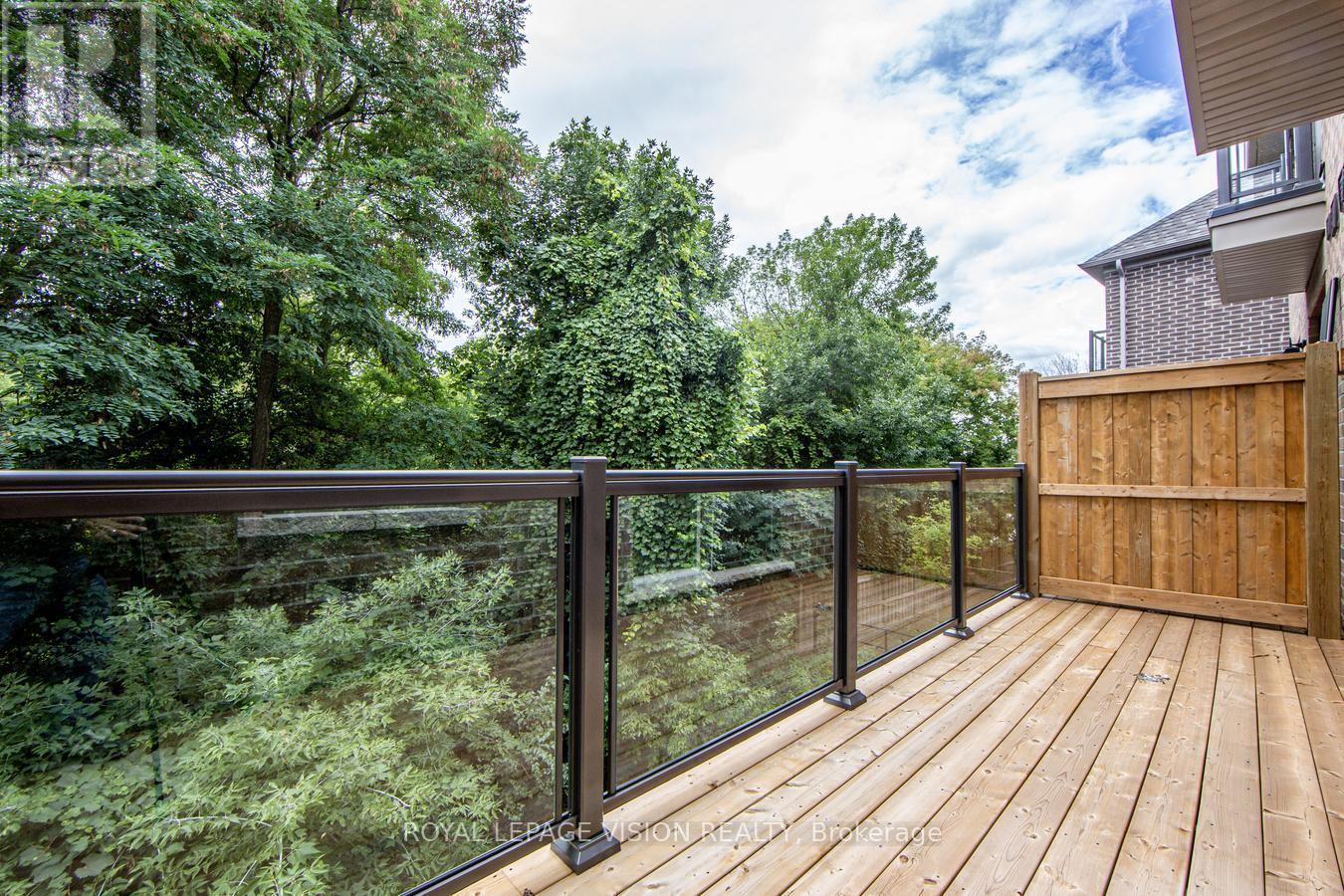 Photo 38 of 32 Folcroft Street, Brampton ON
