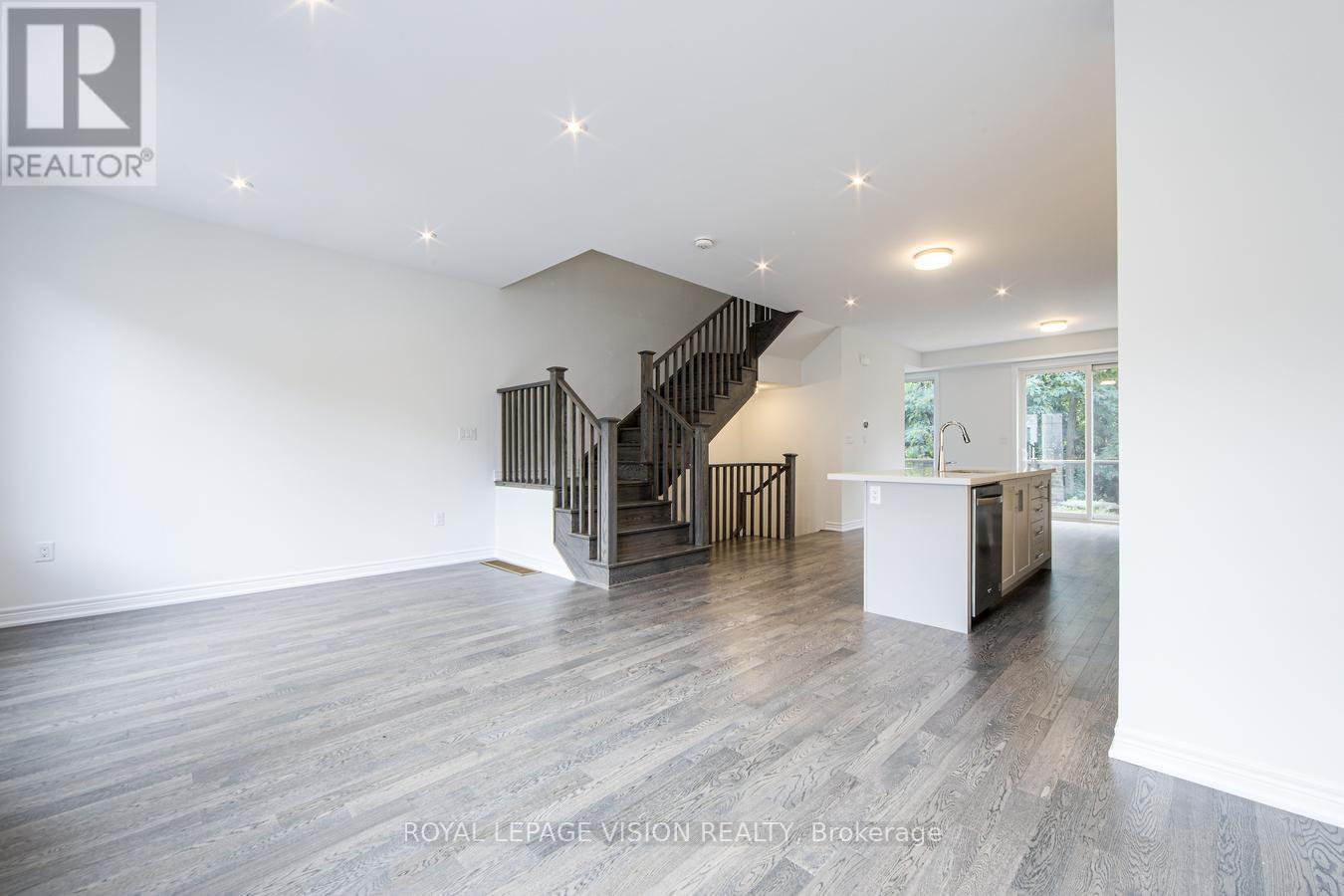 Photo 36 of 32 Folcroft Street, Brampton ON