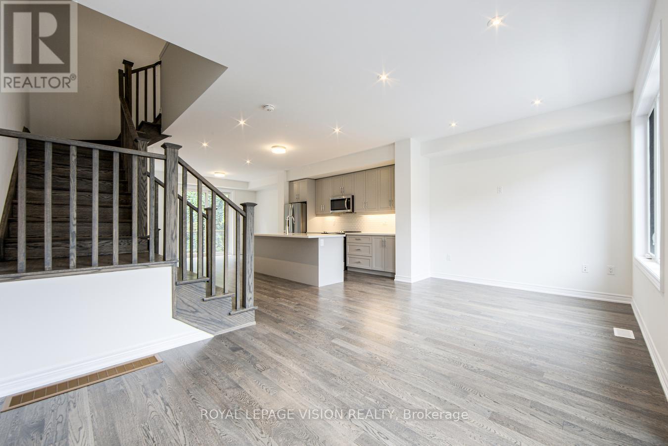 Photo 16 of 32 Folcroft Street, Brampton ON