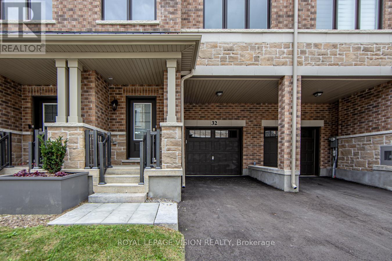 Photo 19 of 32 Folcroft Street, Brampton ON