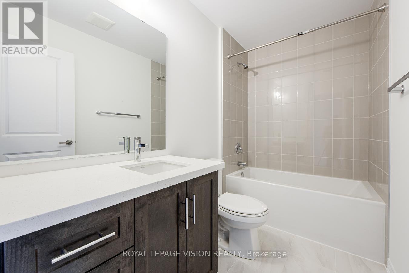 Photo 28 of 32 Folcroft Street, Brampton ON